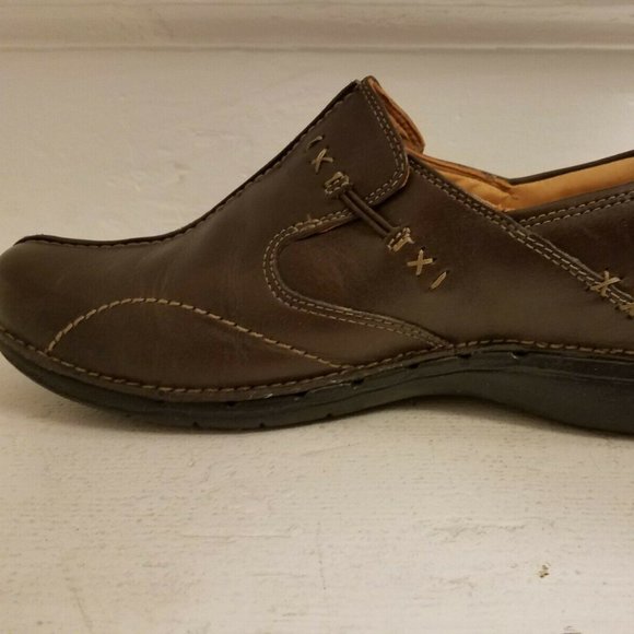 CLARKS 10 M US Women Dark Brown Leather Slip-ons - Picture 3 of 8